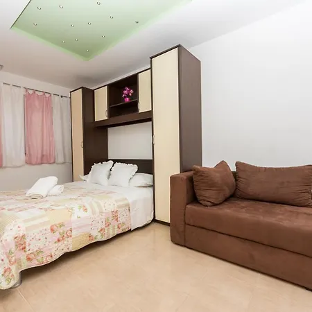 Vujcic Apartman *